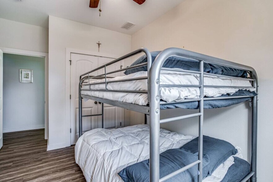 Building Photo - 410 N C St