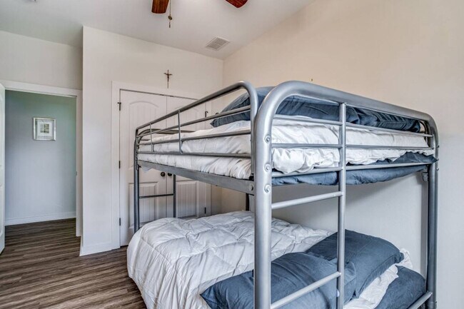 Building Photo - 410 N C St