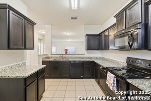 Building Photo - 6023 Pleasant Lake