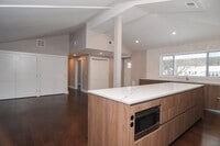 Building Photo - 27 Fenway Dr