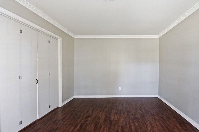 Building Photo - 7215 Ridge Oak Dr