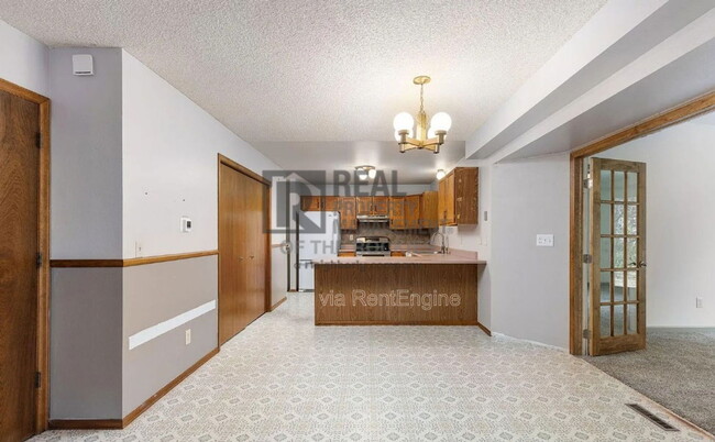 Building Photo - 773 Johnson Ave