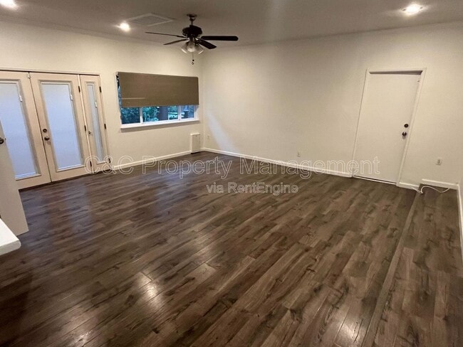 Building Photo - 212 Derecho Way