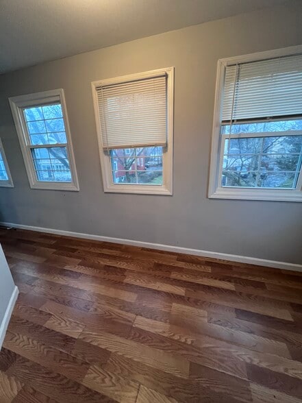 Building Photo - 29 Hilton St