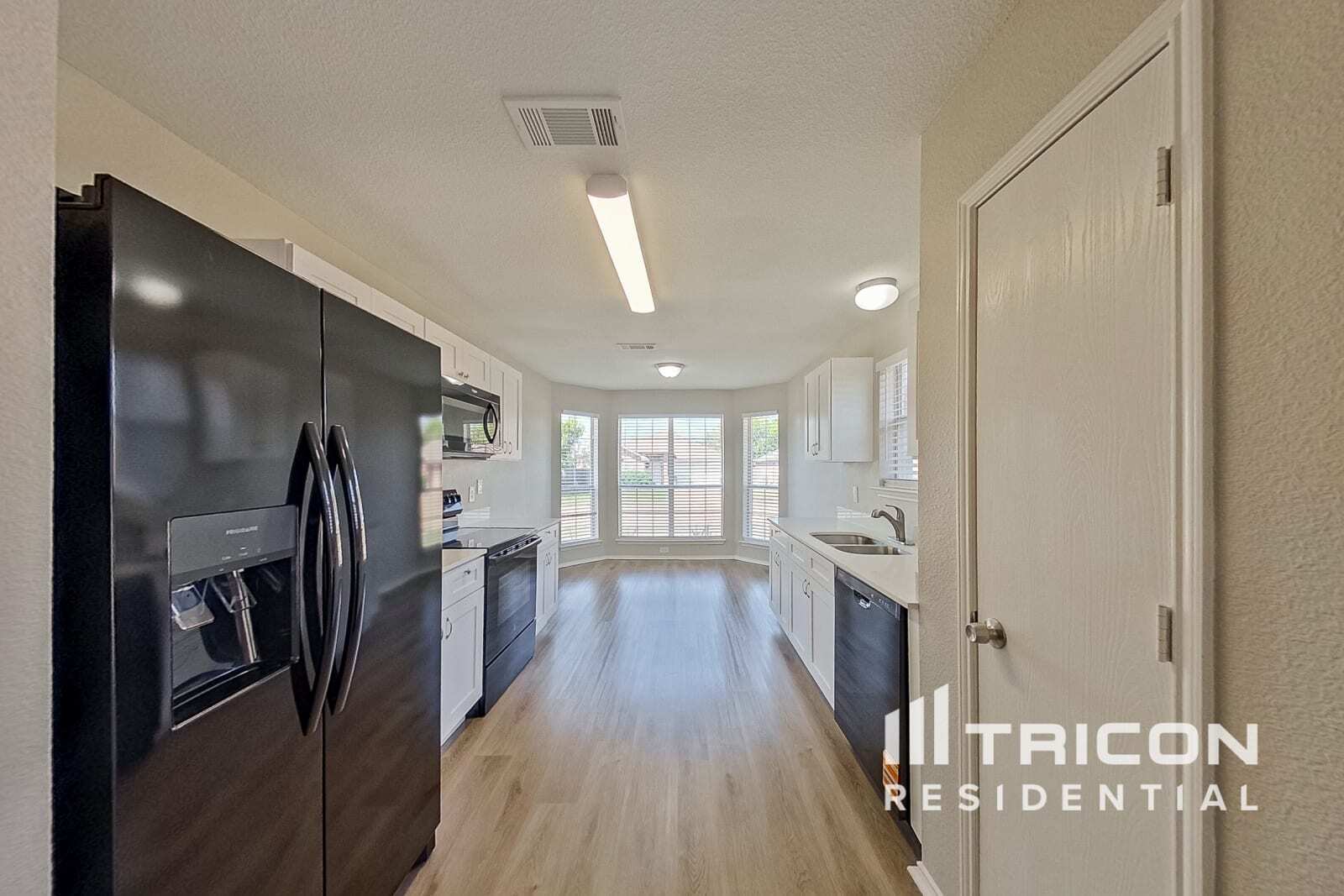 Building Photo - 1402 Misty Meadow Dr