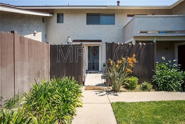 Building Photo - 196 Whitney Ave