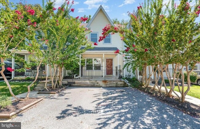 Building Photo - 509 McManus Way