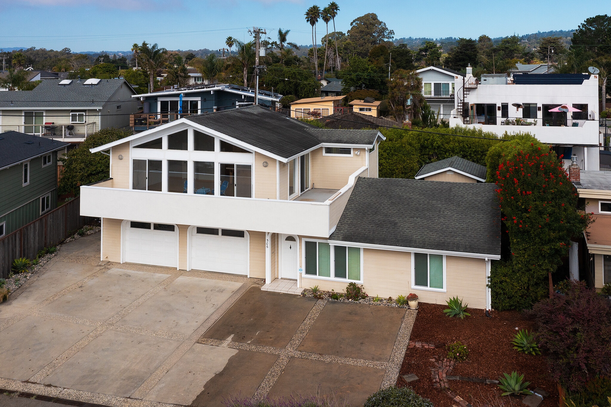 Building Photo - 506 Seacliff Dr