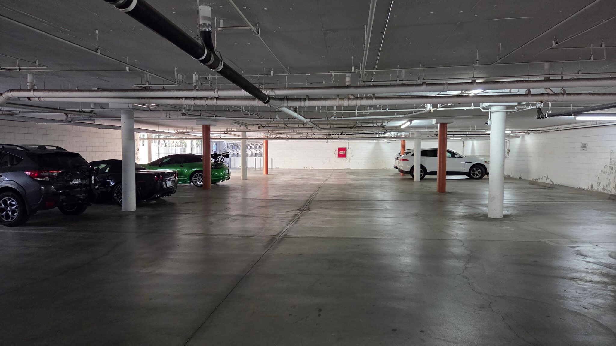 Building Photo - 21620 Burbank Blvd