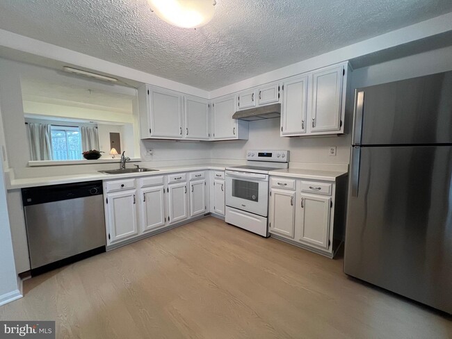 Building Photo - 7724 Mandan Rd