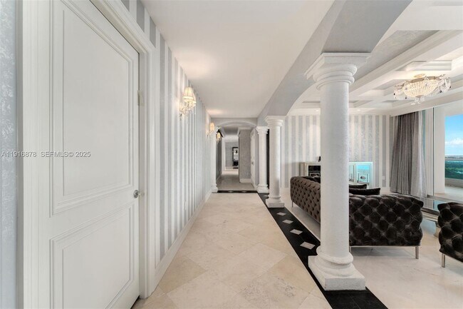 Building Photo - 5025 Collins Ave