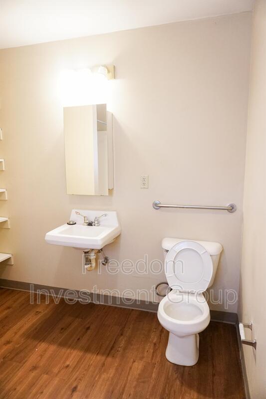 Building Photo - 735 Sanquine Way