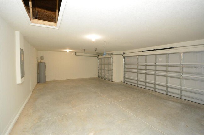 Building Photo - 11 Roxland Ln