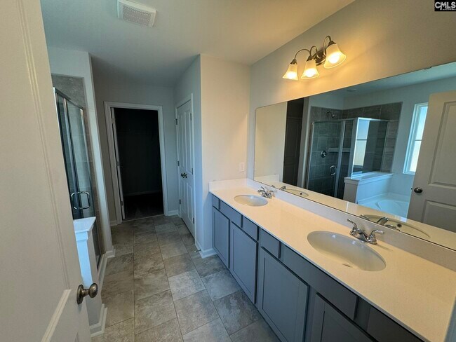 Building Photo - 3081 Hallsdale Dr