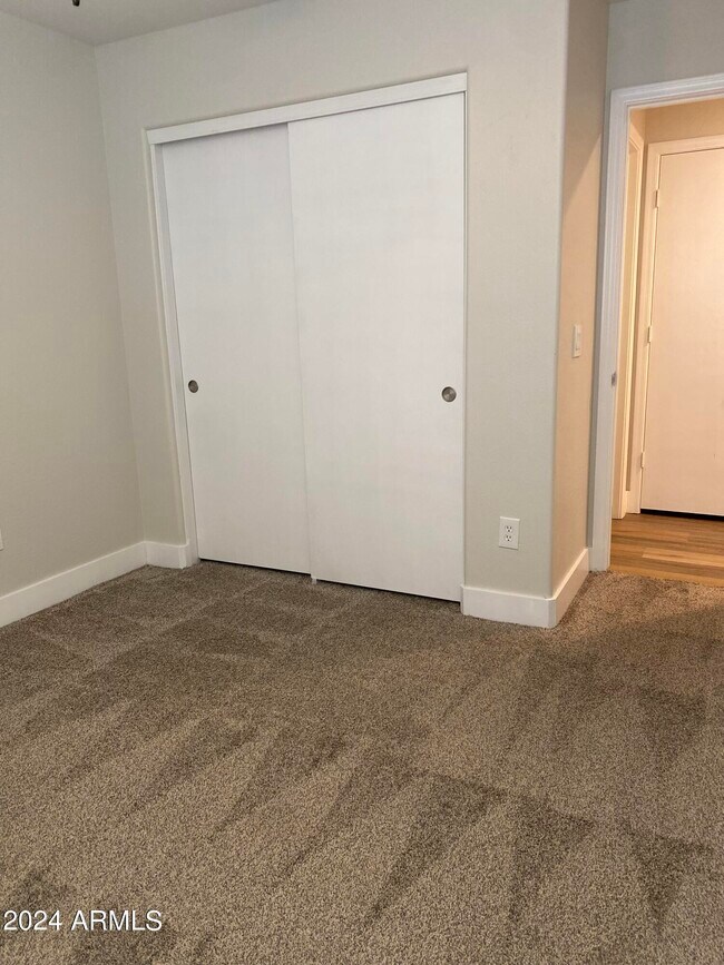 Building Photo - 1755 W Desert Canyon Dr
