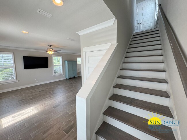 Building Photo - Magnificent 3 Bedroom Home in Santa Rosa B...