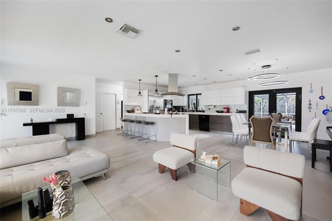 Building Photo - 20375 NE 22nd Pl