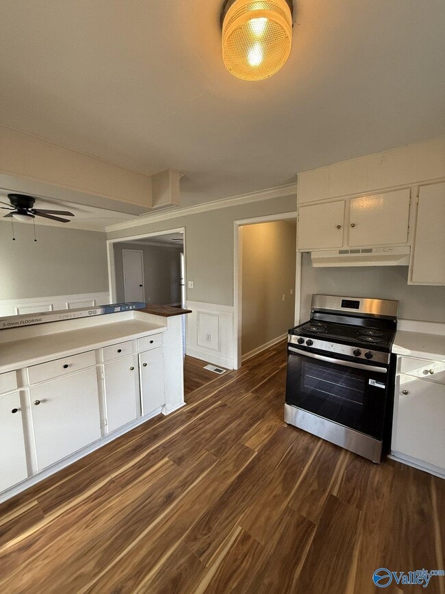 Building Photo - 403 Arthur St NW