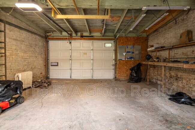 Building Photo - 2111 Floyd Ave