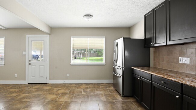 Building Photo - 1511 Sungail Dr