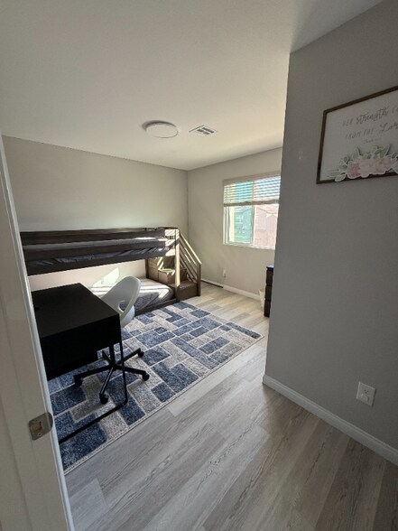 Building Photo - 2320 Stone Well Rd