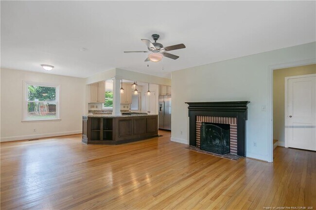 Building Photo - 415 Vista Dr