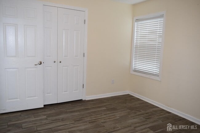 Building Photo - 424 Remsen Ave