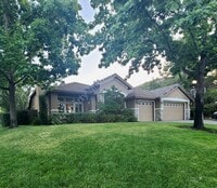 Building Photo - Coming Soon!!  Spacious Single Story in Se...