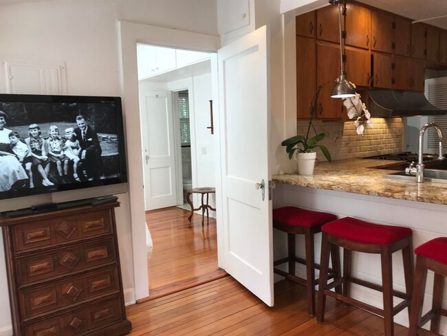 Building Photo - 1320 Terrace St