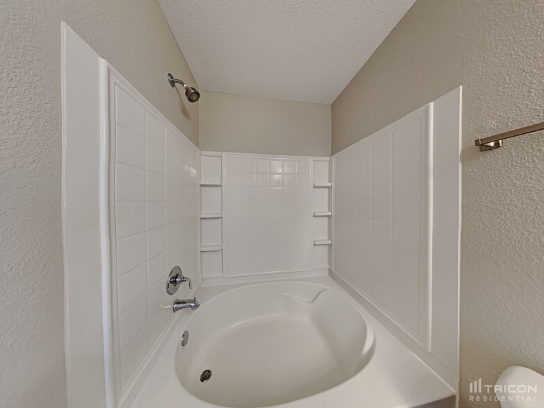 Building Photo - 1447 Pencross Ln