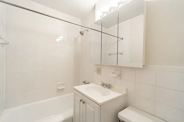 Building Photo - 10740 Queens Blvd