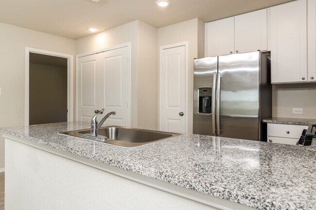 Building Photo - 5723 Fruchel Wy