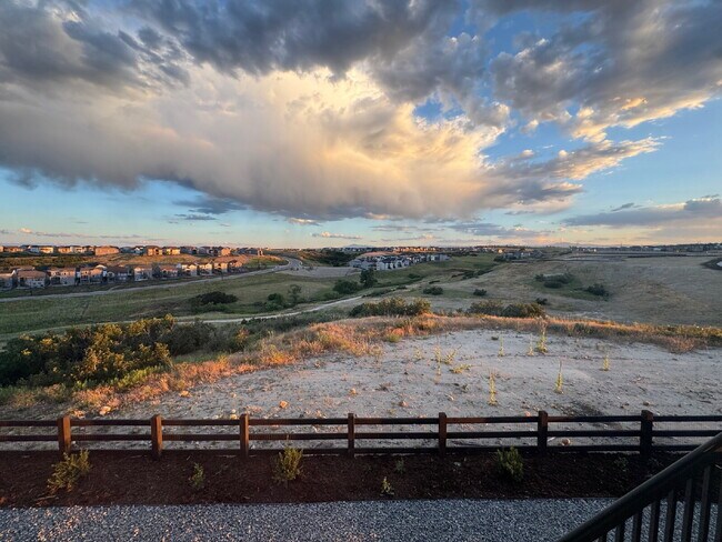 Building Photo - $2,995, 3-bed, 2.5-bath located in Castle ...