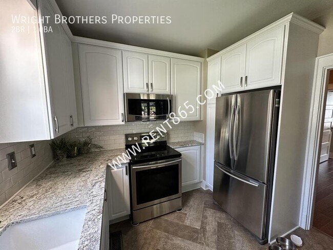 Building Photo - 2525 Bernhurst Dr