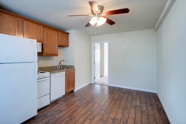 Building Photo - 1026 Bluemont Ave