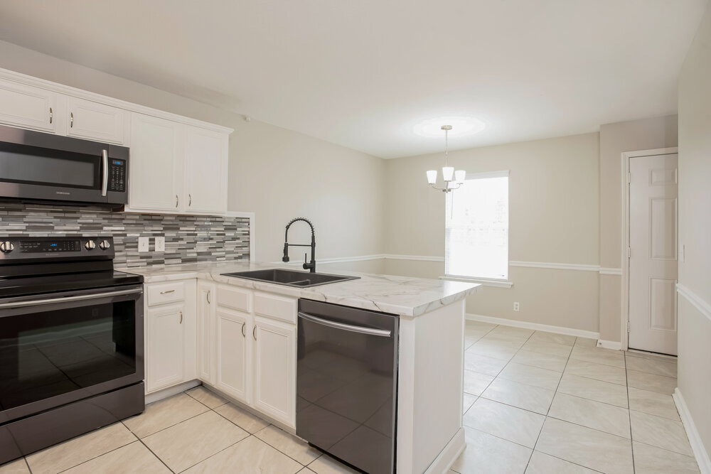 Building Photo - 1043 Tom Hailey Blvd