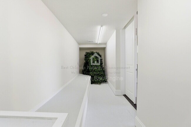 Building Photo - 705 Largovista Dr