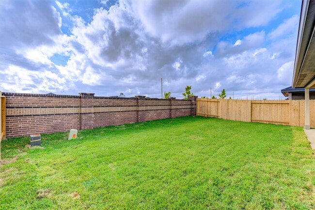 Building Photo - 30507 Carter Cv