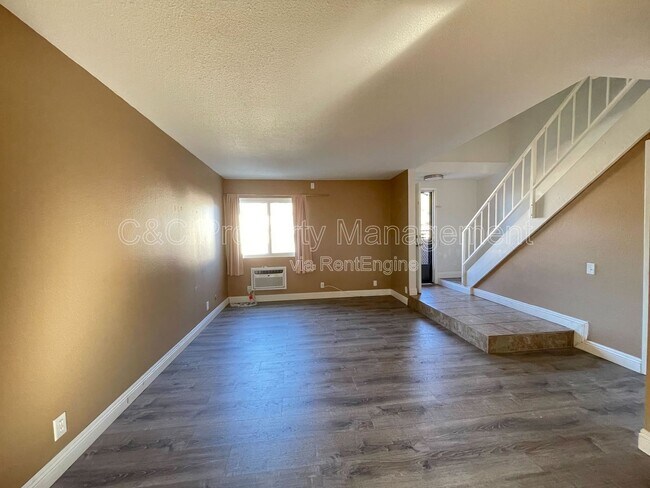 Building Photo - 8075 Caminito de Pizza