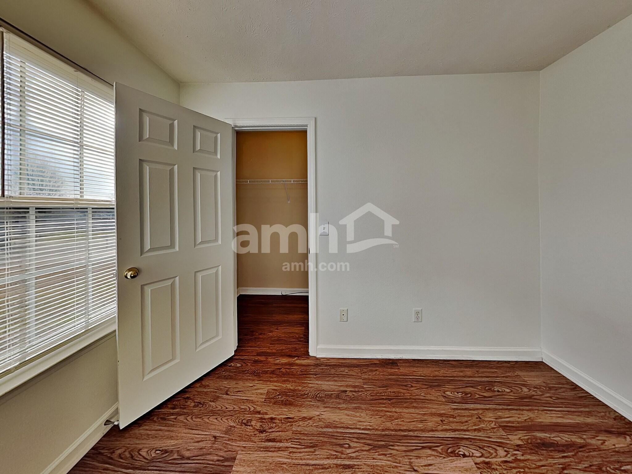 Building Photo - 1202 Larzelere Ln