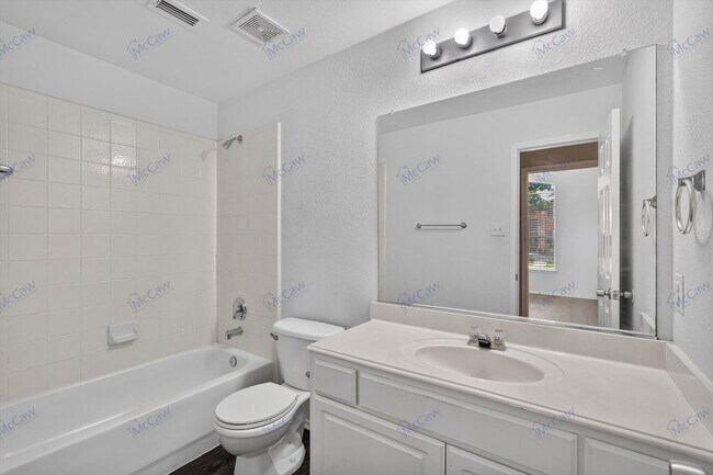 Building Photo - 7297 Chinquapin Dr