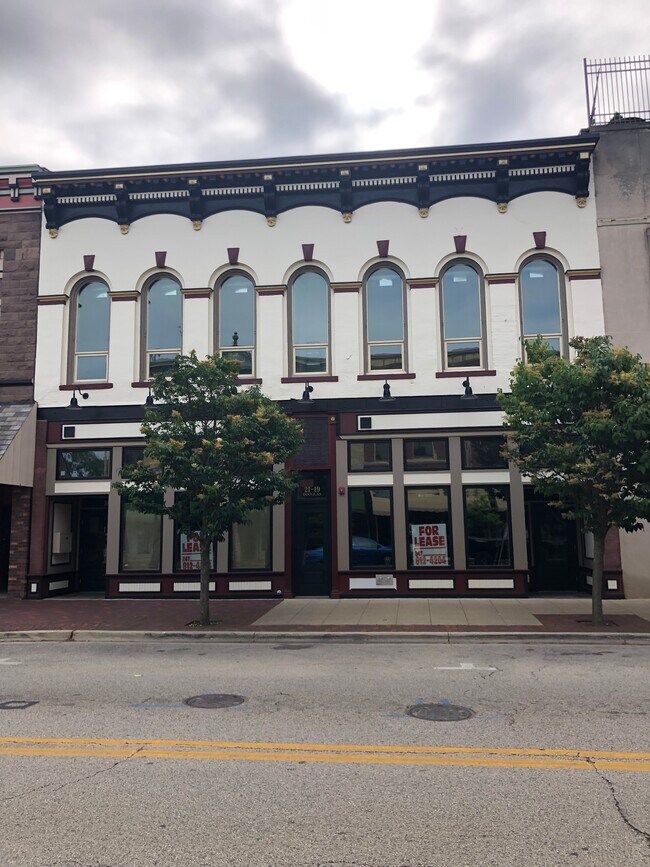 19 Douglas Ave 19 Douglas Ave Elgin IL 60120 Apartment Finder