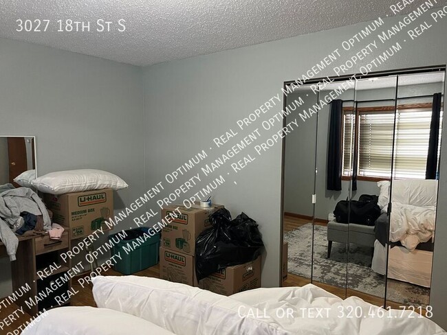 Building Photo - 3027 18th St S
