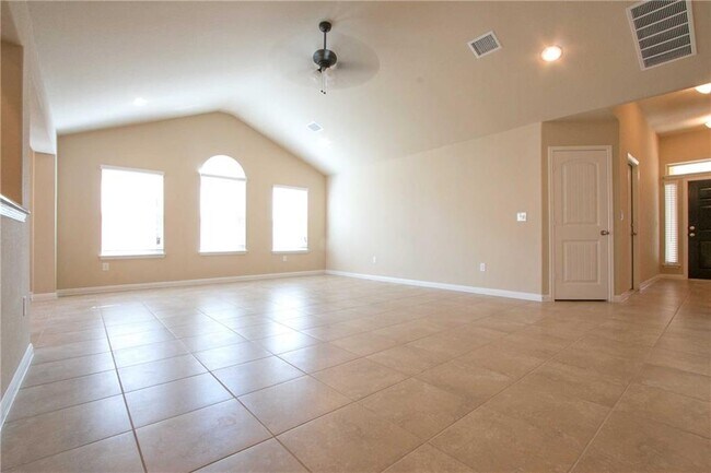 Building Photo - 624 Carly Ann Ln