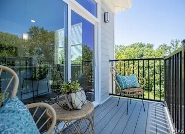 Building Photo - 226 E Lockwood Ave