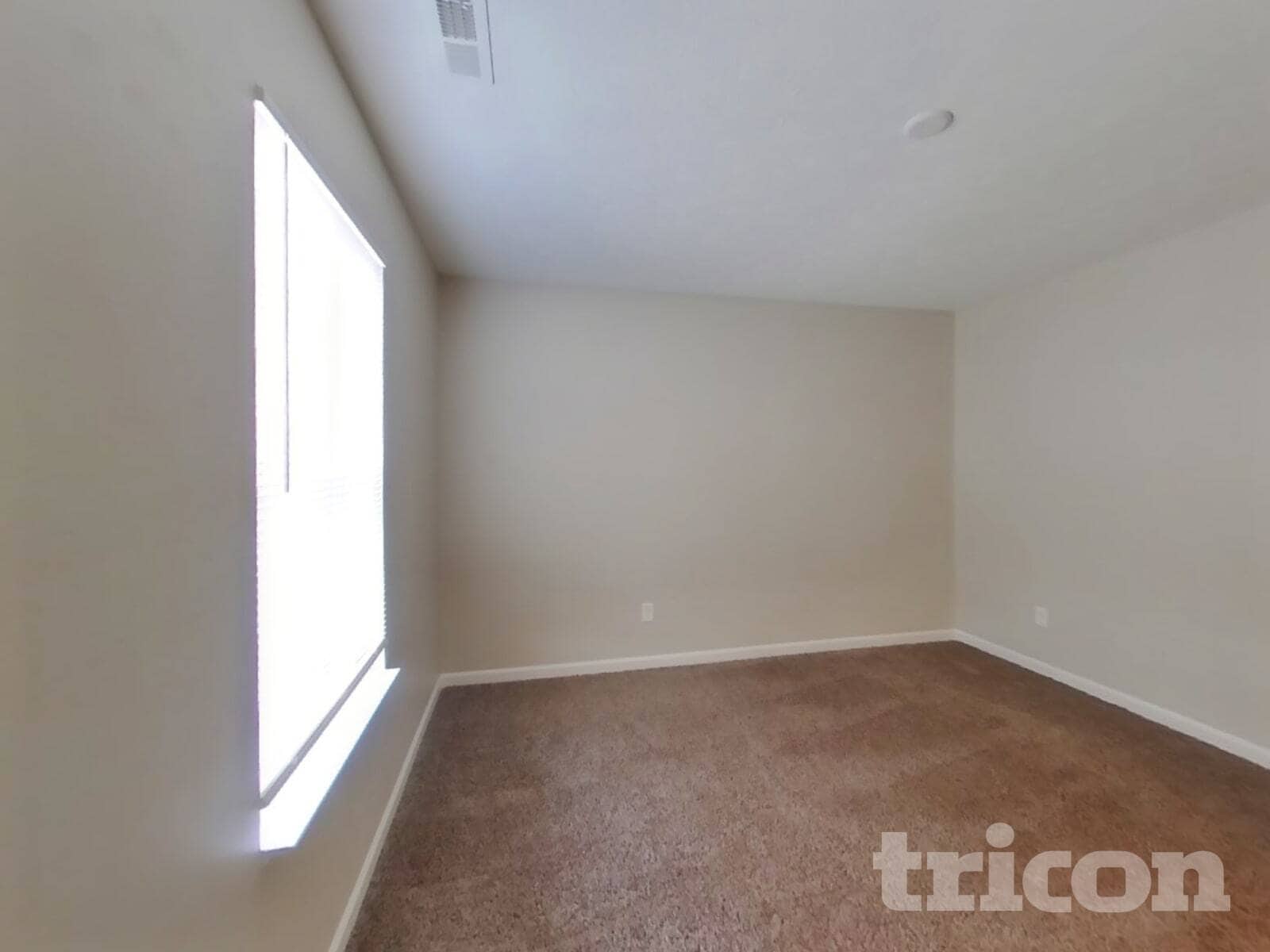 Building Photo - 749 Mozart Dr