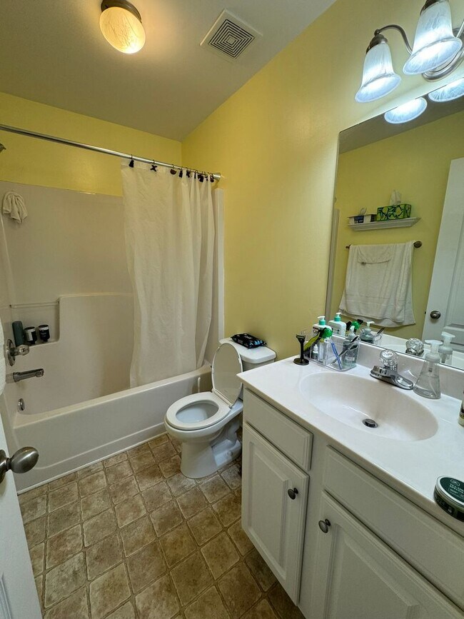 Building Photo - Whitehall Villages Townhome Available