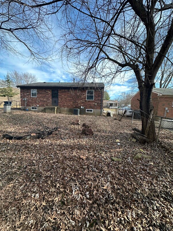 Building Photo - 5819 Medtree Pl