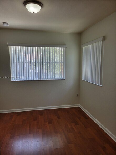 Building Photo - 2578 SW 82nd Ave