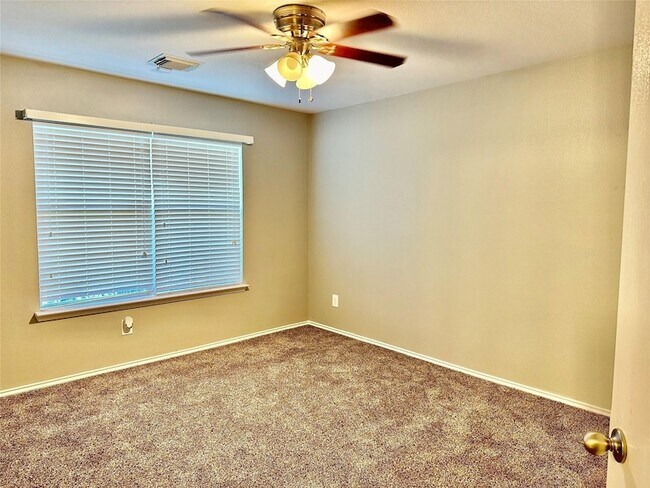 Building Photo - 29631 Evergreen Hills Dr